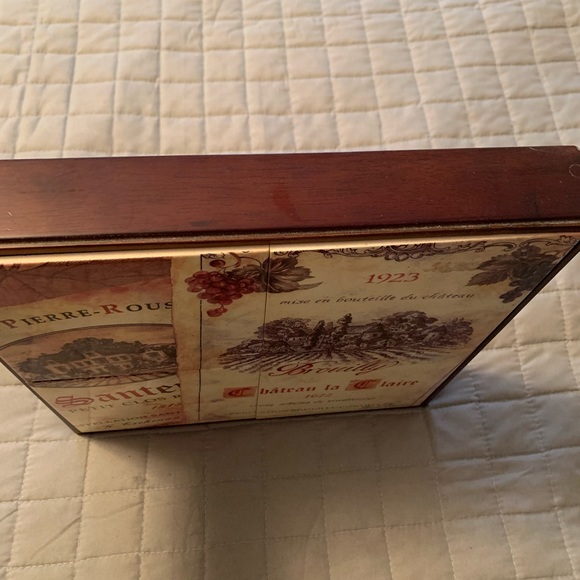 Vintage Wall Decor - Picture 2 of 6